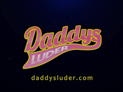 Daddys Luder auf der Küchen Theke genommen